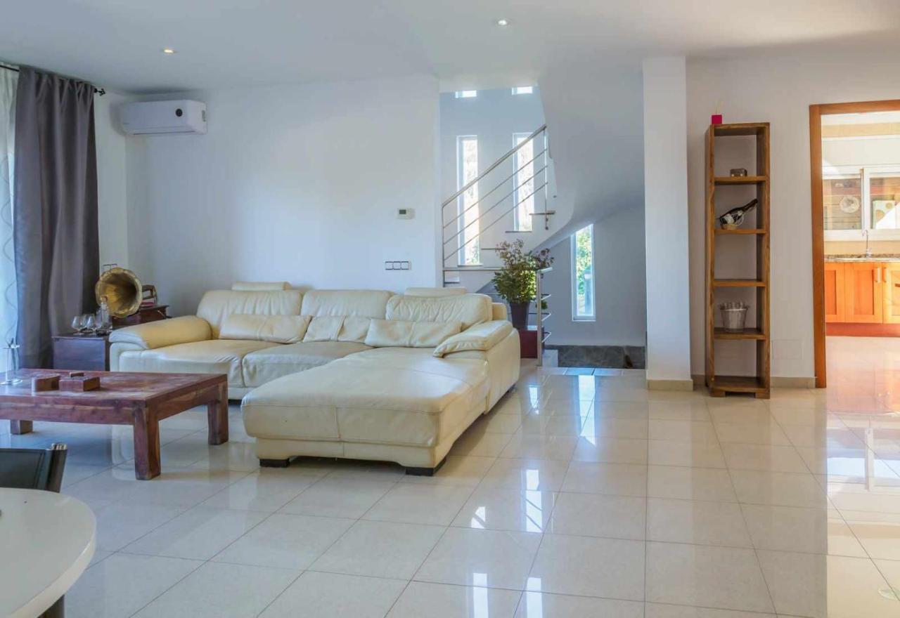 Mas Mestre con una capacidad de 6 a 8 huéspedes cerca de Sitges Olivella Esterno foto