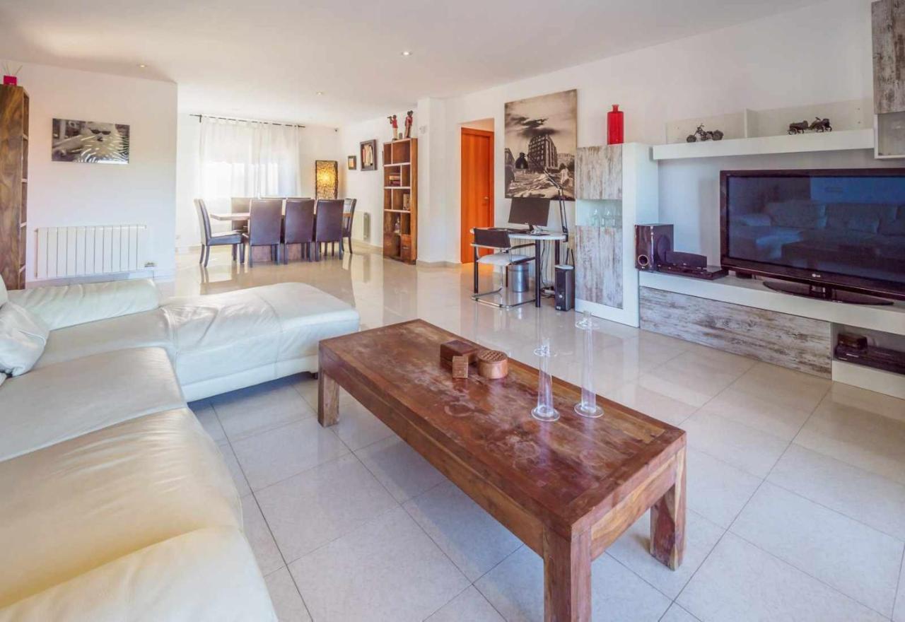 Mas Mestre con una capacidad de 6 a 8 huéspedes cerca de Sitges Olivella Esterno foto