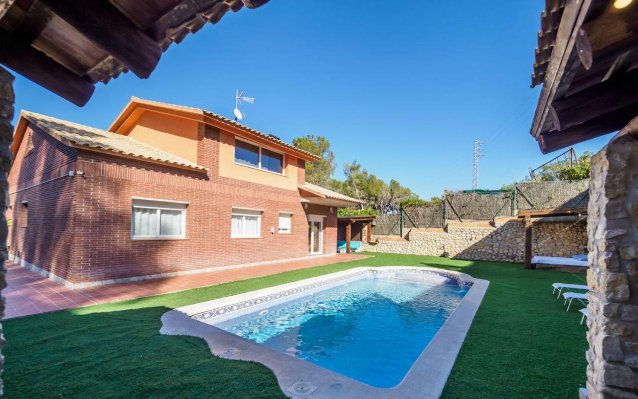 Mas Mestre con una capacidad de 6 a 8 huéspedes cerca de Sitges Olivella Esterno foto